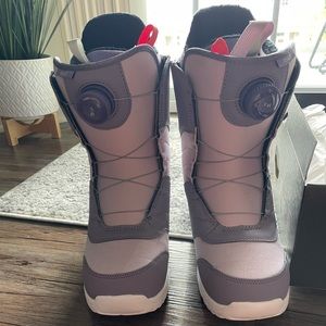 Burton Mint Boa Womans Snowboard Boots
